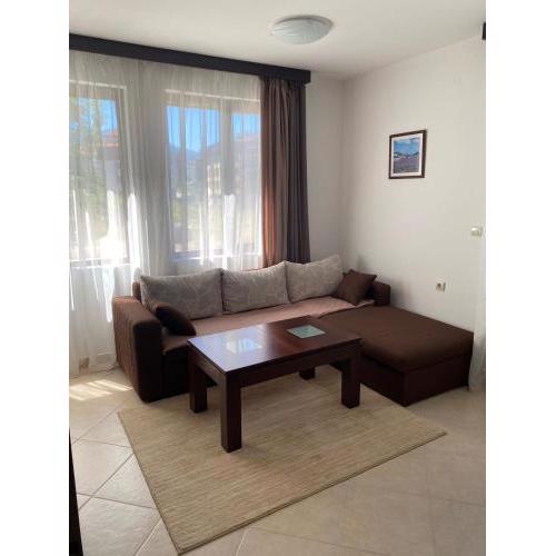 Hill Top Studio Apartments