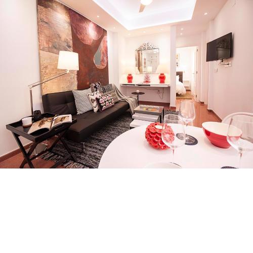 Historic Center Apartment Premium, Thyssen Museum