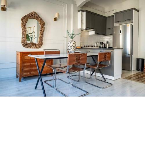 Historical 2-Bedroom Apartment