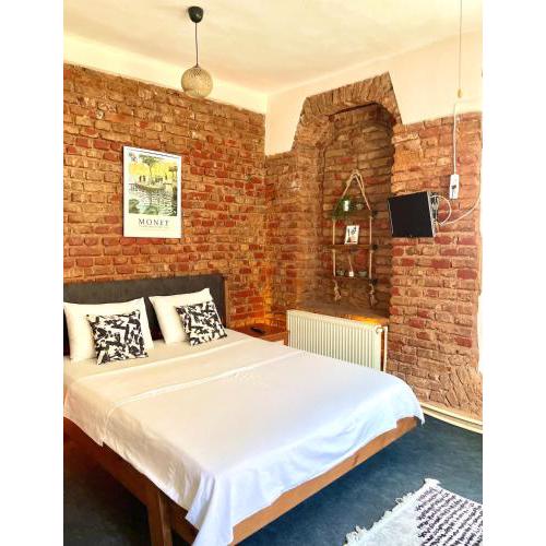 Historical Flat Close to İstiklal Avenue