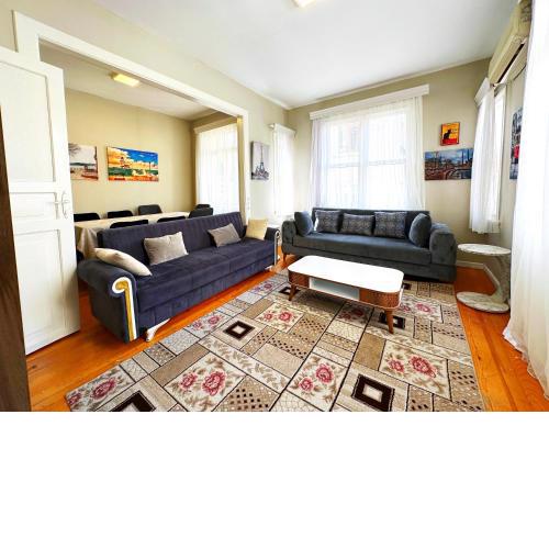 Hkn Home Large Four-Bedroom House in a Central Location2