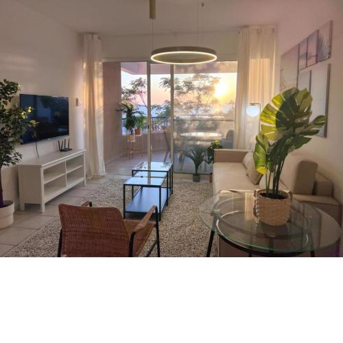 H&O Kings Palace Sea View Apartment