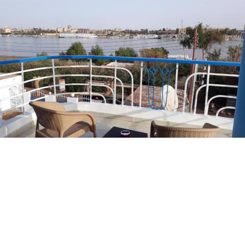 Hofni Palace Nile Niew