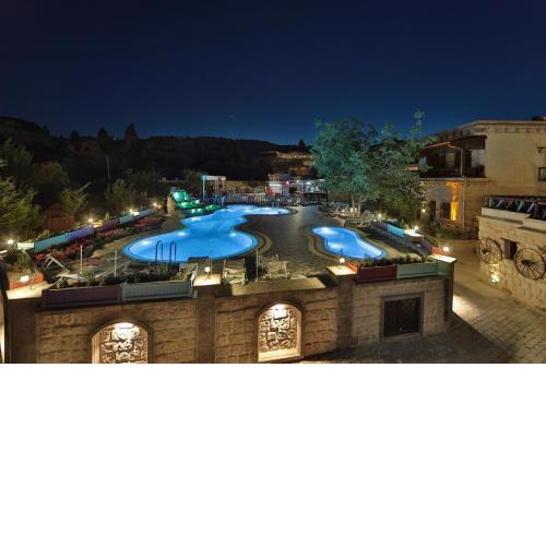 Holiday Cave Hotel