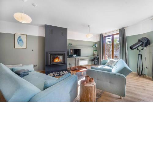 Host2U New Inn 2 BD, Fireplace, Free parking