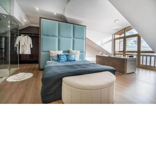 Host2U Penthouse Sauna, Jacuzzi, Fireplace