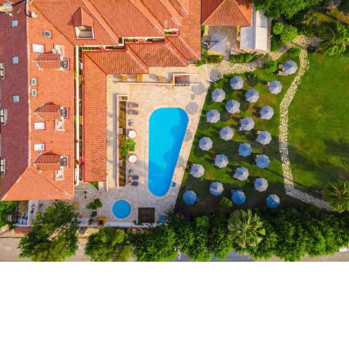 Hotel Club-E