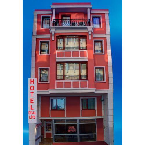 Hotel Real Life