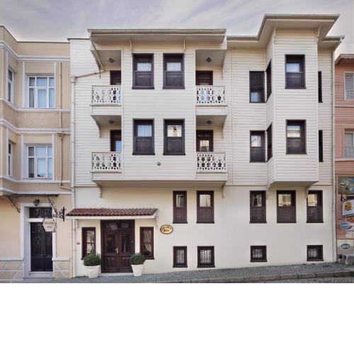 Hotel Sari Konak