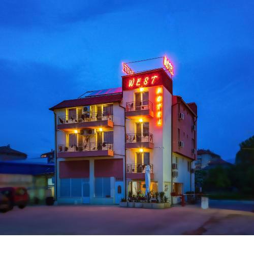 Hotel West