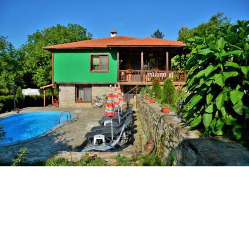 Къща край реката/ House by the river