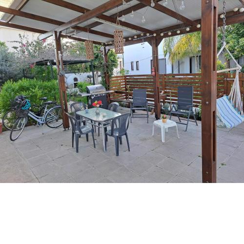 House Near The Beach (Militsa & Aggeliki)