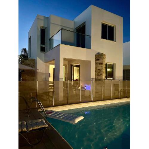 House with 2 bedrooms and Pool