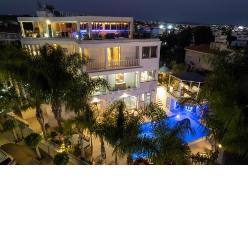 Hubstay - Seaview Royal Nissi Mansion