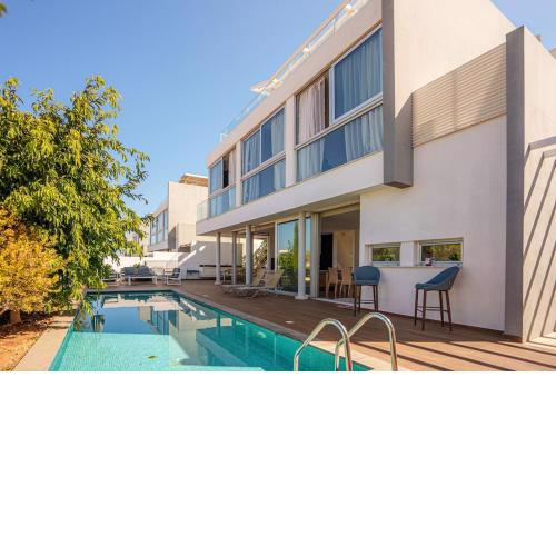 Hubstay - The Royal Palace Lux Protaras