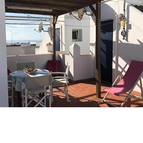 Huerta Enmedio 15 Terraced house in tranquil location in Conil center sleeps 4