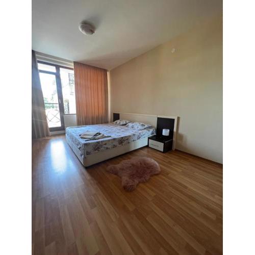 Huge Iglika 2 bedroom apartment