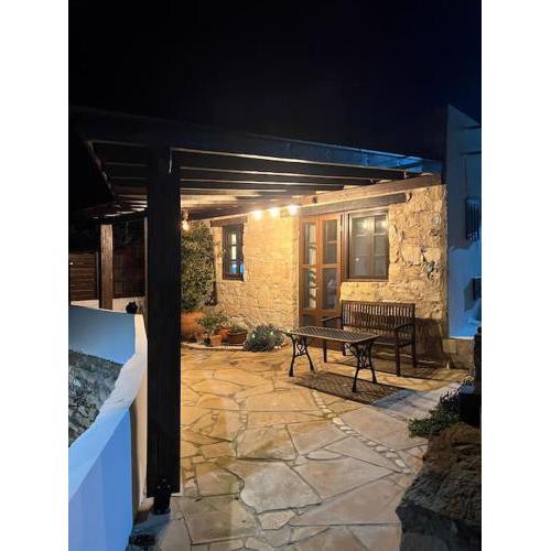 'I Folia' Village house with roof garden and terrace