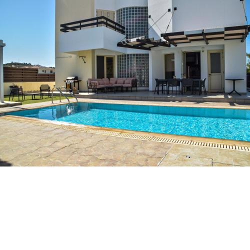 Ilios Villa