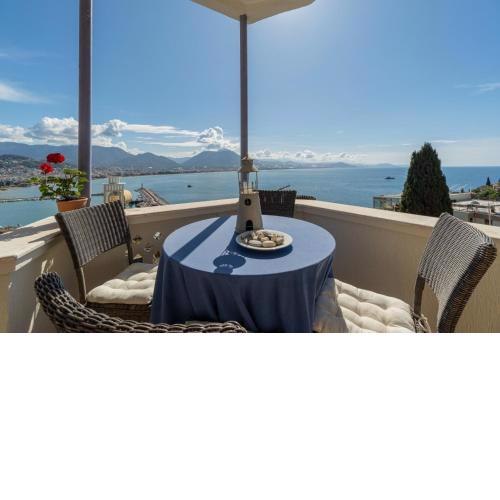 In the hearth of city, seaview.