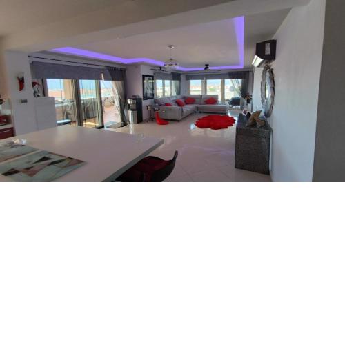 IRINI - Superior Luxury Apartment, Just 13 Minutes from Paphos