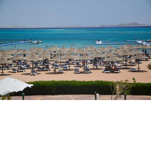 Ivy Cyrene Island Aqua Park Resort