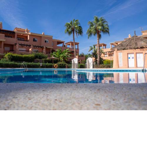Jardín privado # NETFLIX # Playa a 8min # WIFI # Familia # Apartamento