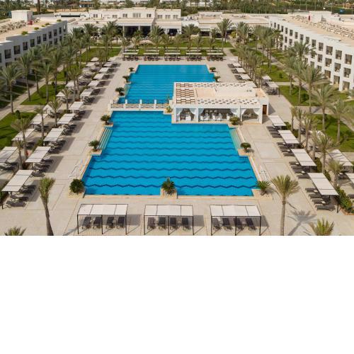 Jaz Crystal, Almaza Bay