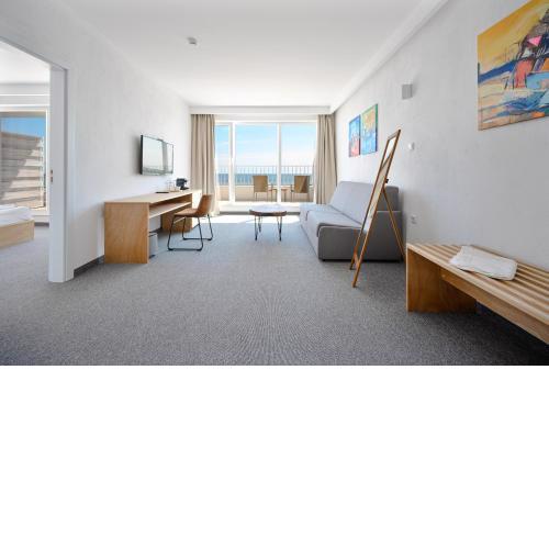JI HOTEL