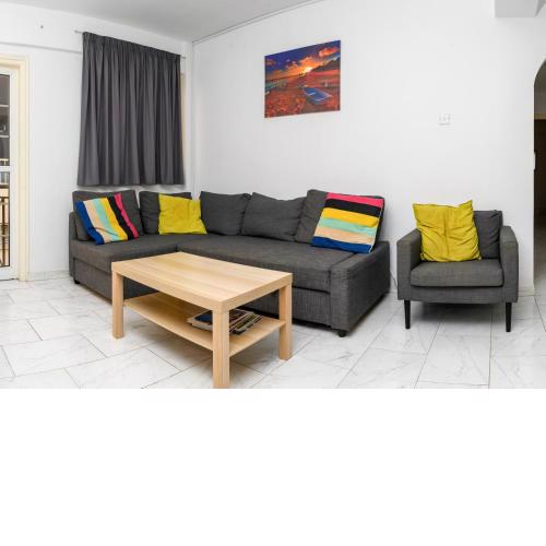 Julian 2 Bed Apartment