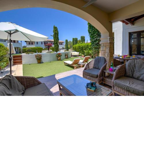 Junior Villa Zeus, hot tub and communal pool, Aphrodite Hills
