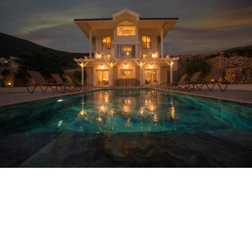 Kalkan Kalamar Koyunda Denize Özel Platformu Olan Eşsiz Villa Elana