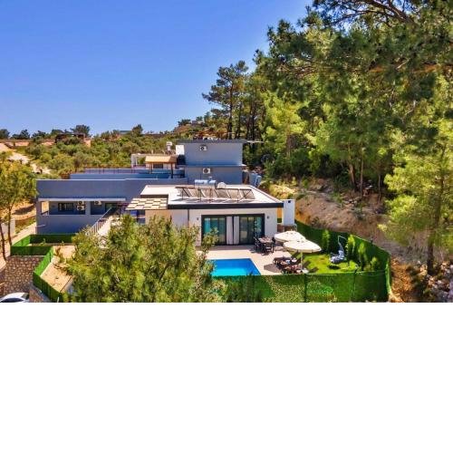 Kalkanda Merkeze Yakın Villa Ayaz