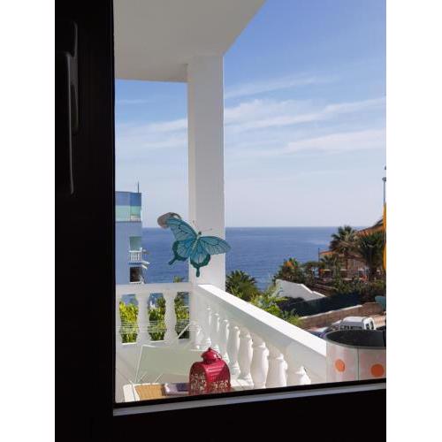 KALMA Sea View - Private Space - Terrace & Bathroom ensuited- Free Coffee & Tea