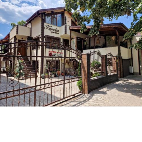 Kamelia guest rooms