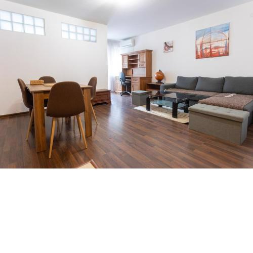 Karastoyanovi's apartment 3