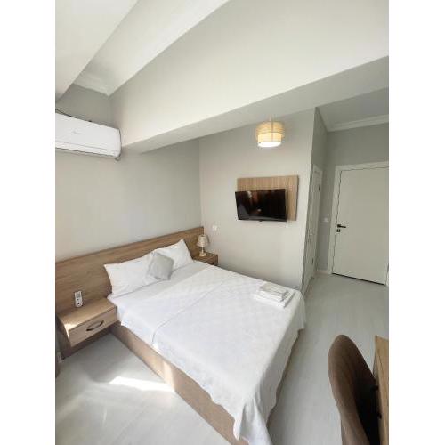 Karhal Hotel