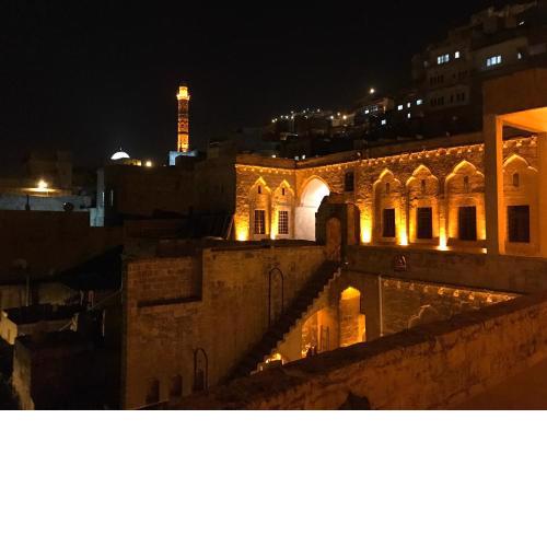 Kasr-i Abbas Hotel