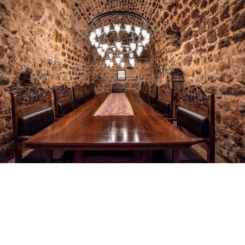 Kasr-i Nehroz Hotel