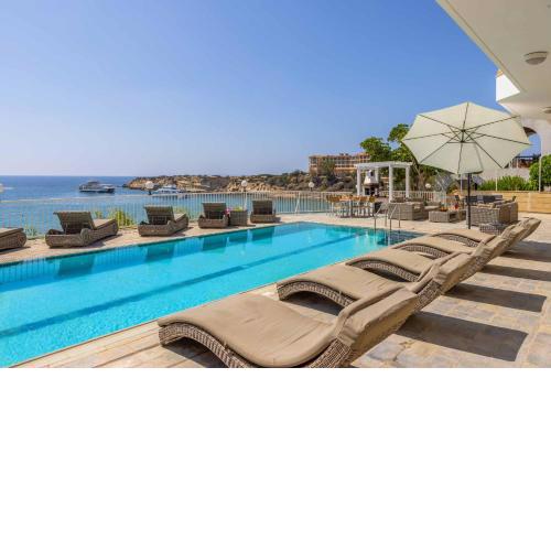 Katina Beach Villa