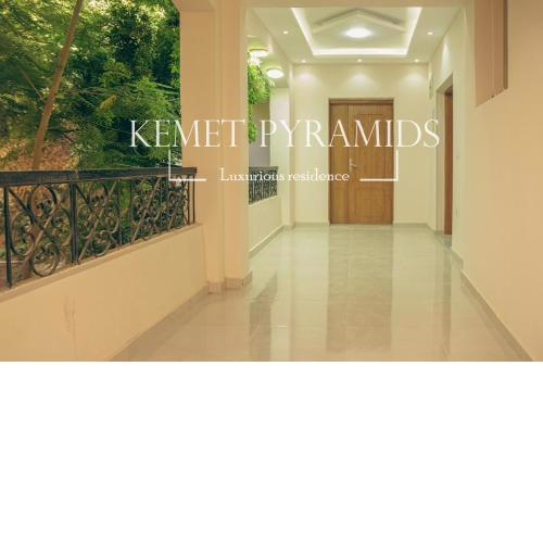 Kemet Pirámides INN