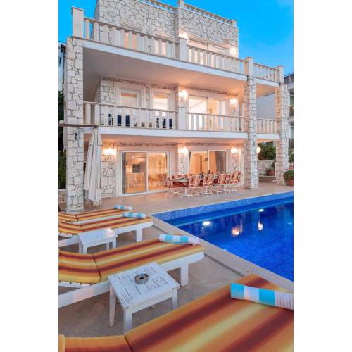 Ketchy Villa , Sleeps 12 , Heated Infinity pool , Wifi , Sunset in Kalkan