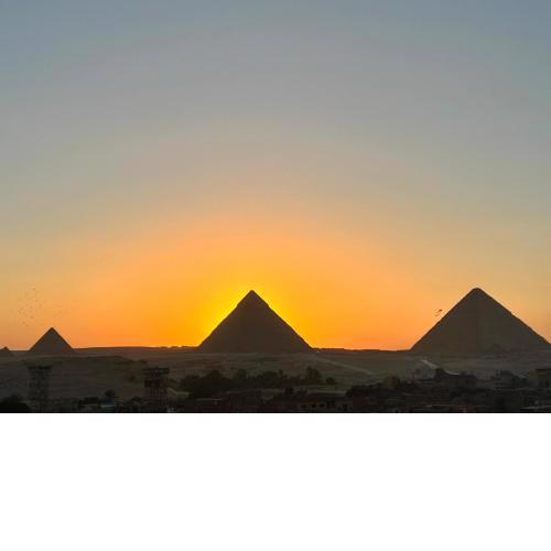 King Khafren Pyramids View Palace