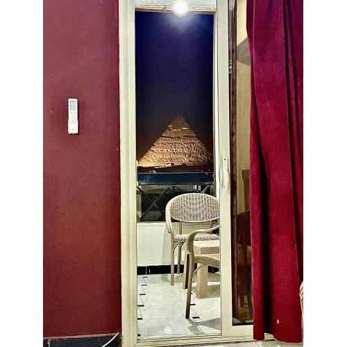 king ramses pyramids view apartment