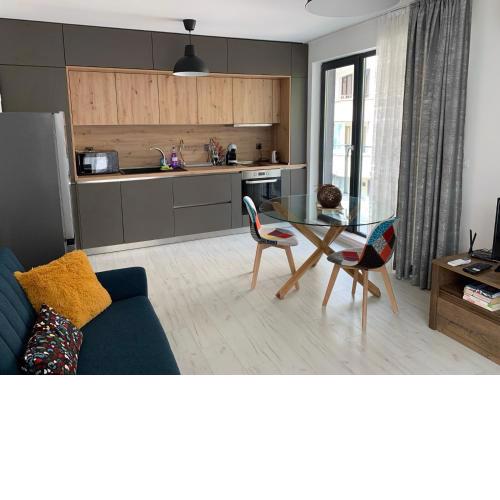 Kirmini apartment