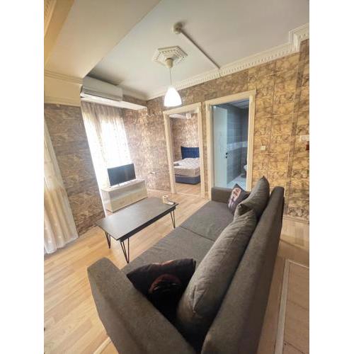 kızıl suit house