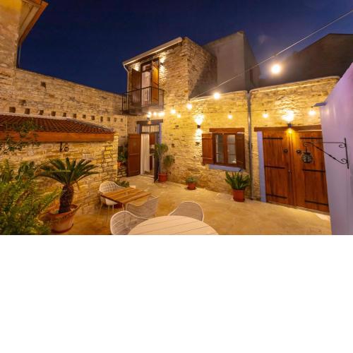 Kozakos Luxury House
