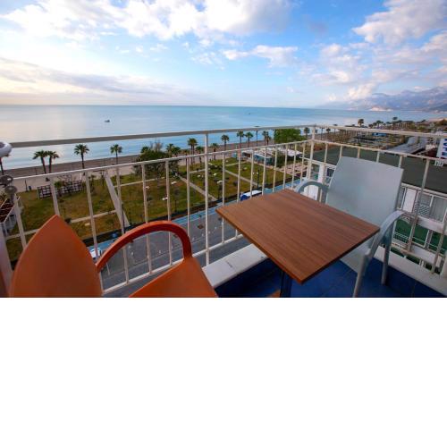 Kristal Beach Hotel