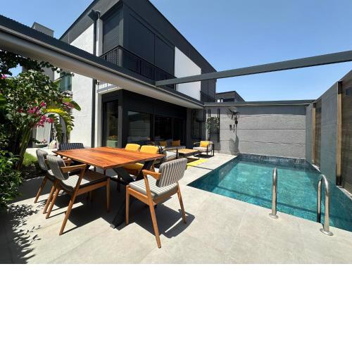 Kundu Villas Heated Pool Retreat