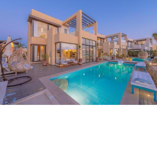 La Casa de Playa Tawila on Island 4BR Private with Heated Pool